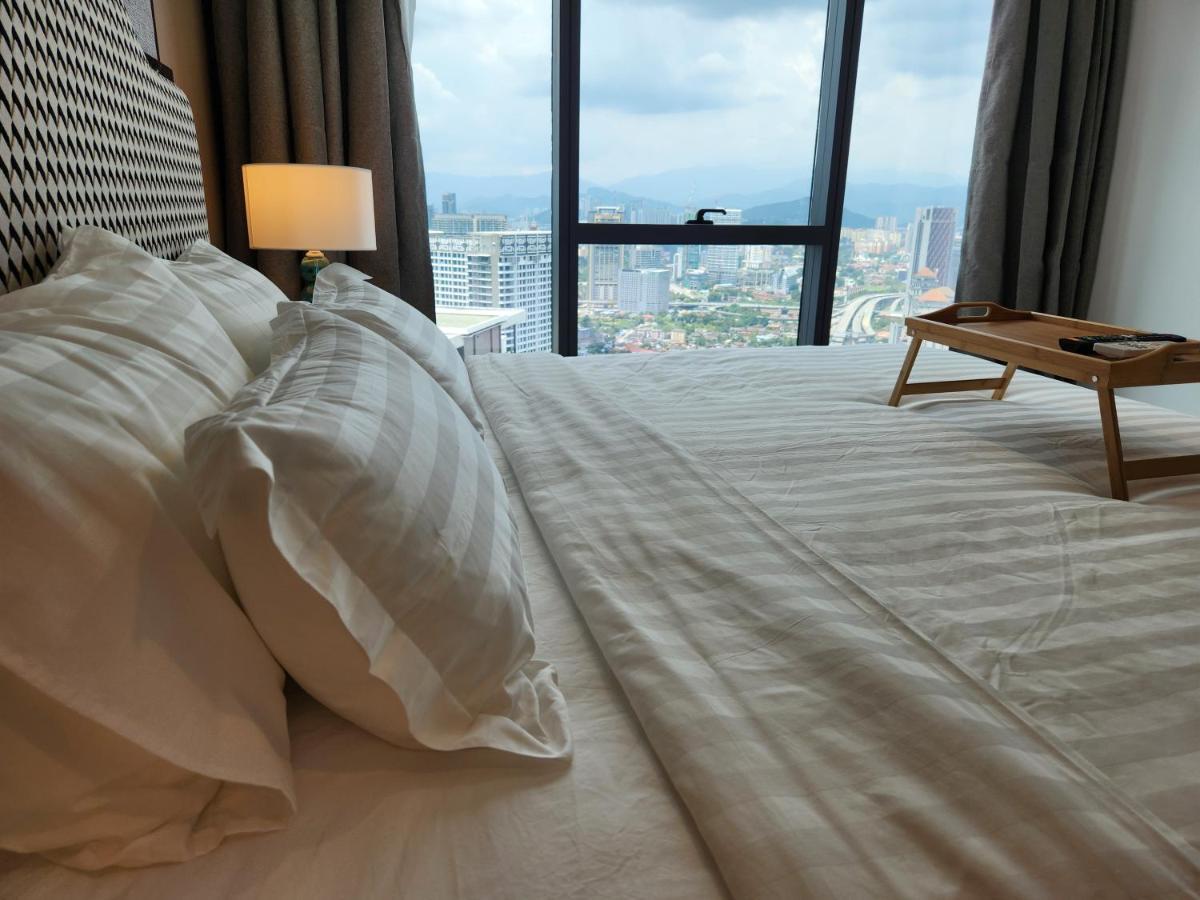 The Platinum 2 Klcc Premium Suite By Reluxe Kuala Lumpur Exterior photo