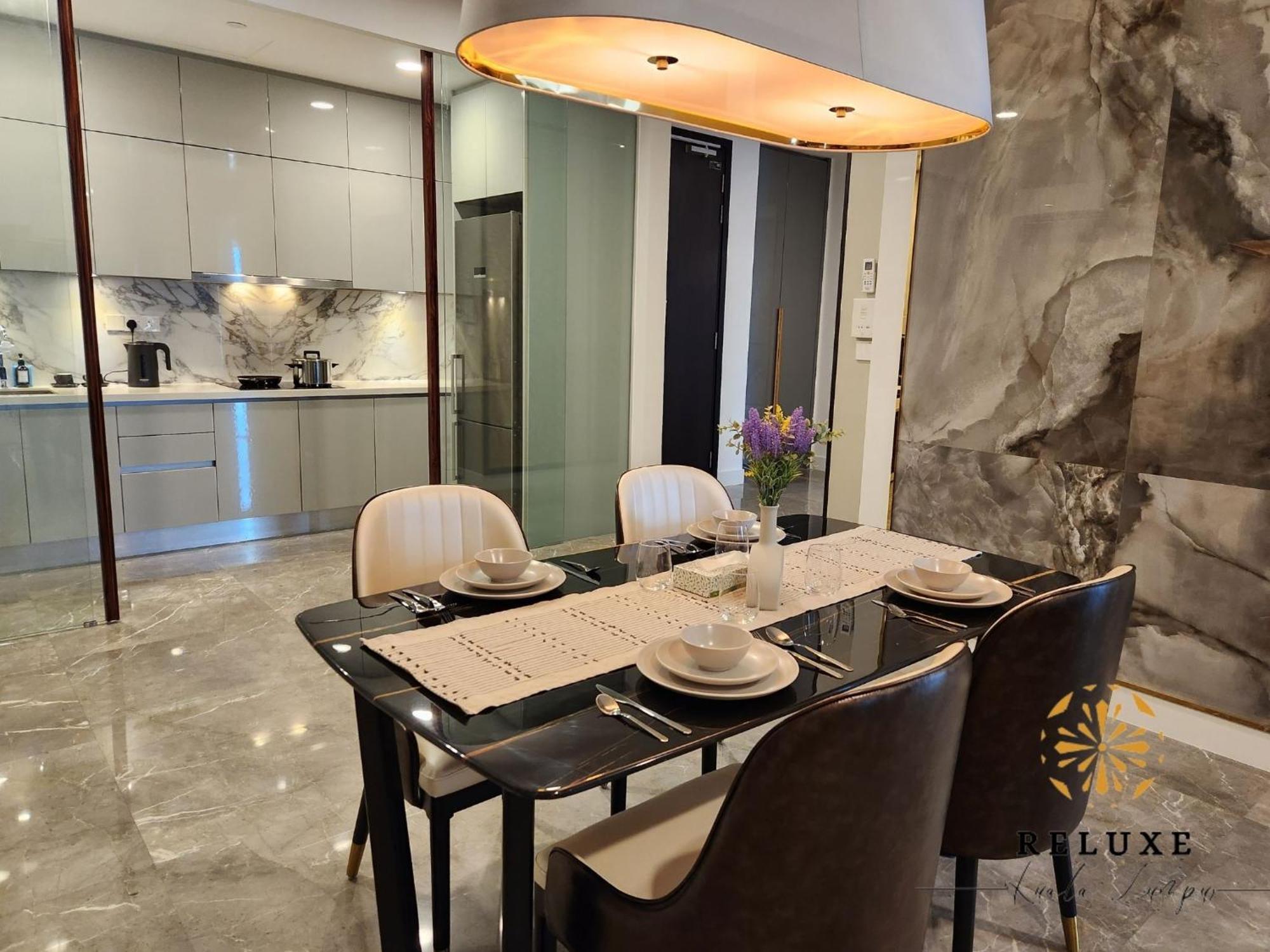 The Platinum 2 Klcc Premium Suite By Reluxe Kuala Lumpur Exterior photo