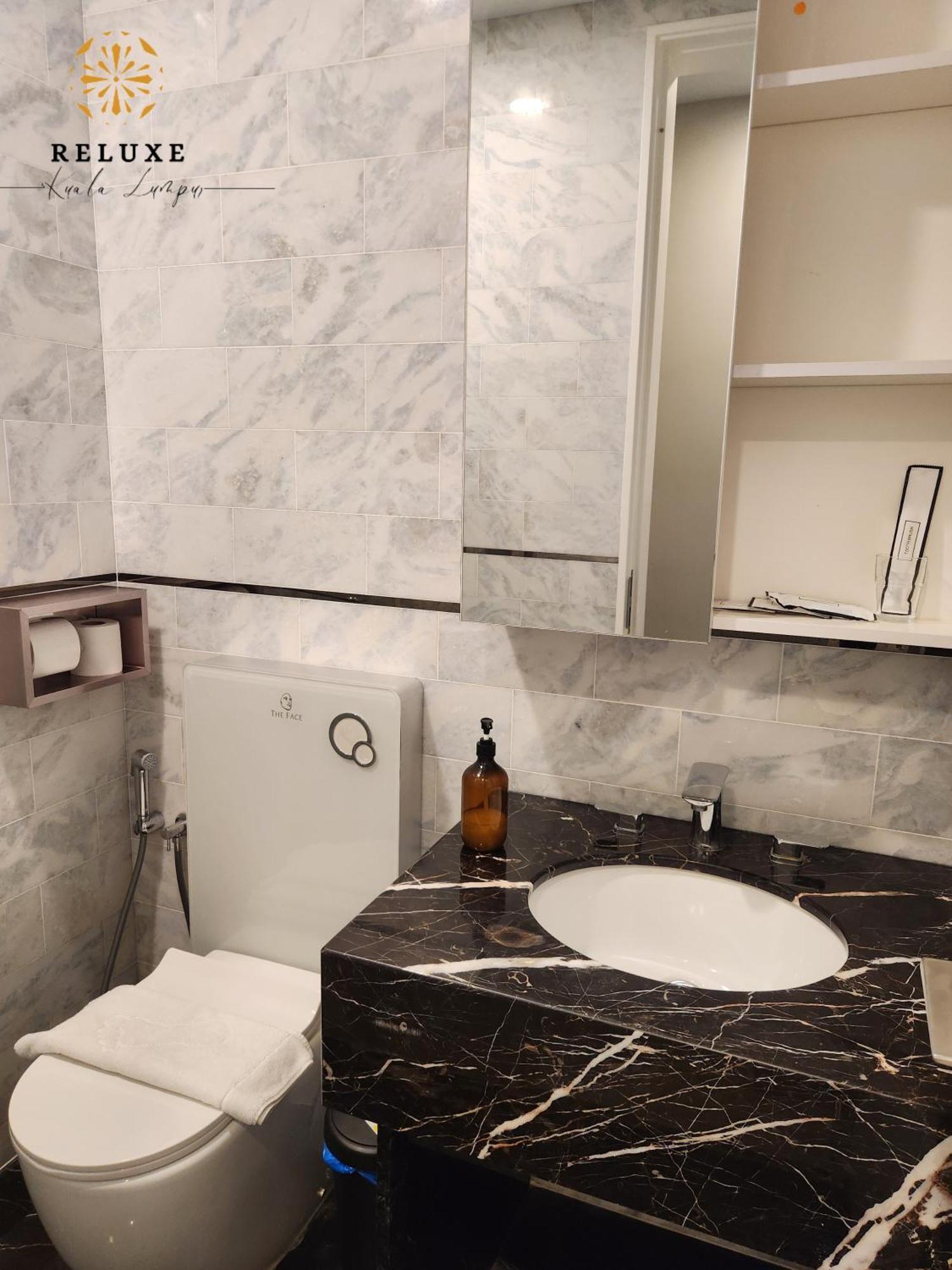 The Platinum 2 Klcc Premium Suite By Reluxe Kuala Lumpur Exterior photo
